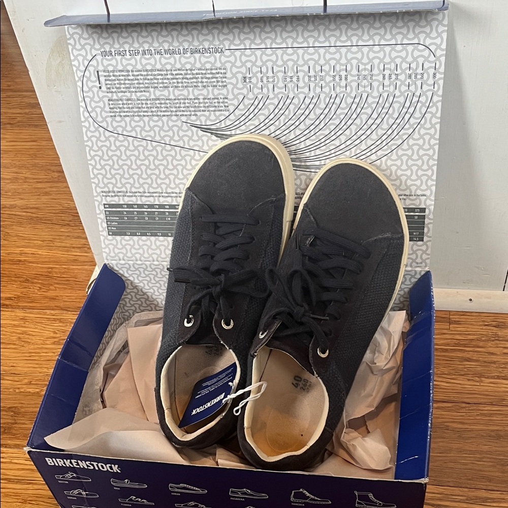 Birkenstock Low Bend size 40 Navy Blue and Cream Sneakers